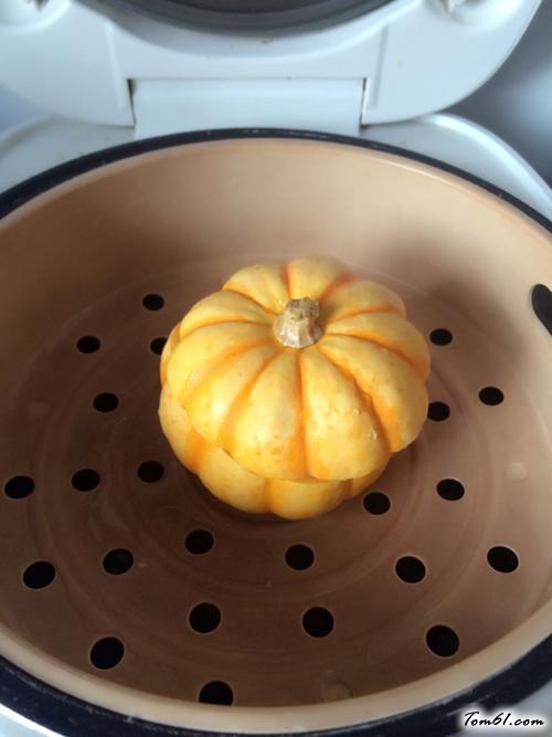 【牛骨南瓜盅】