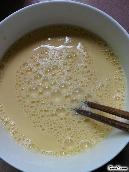 【奶香玉米汁蒸蛋】