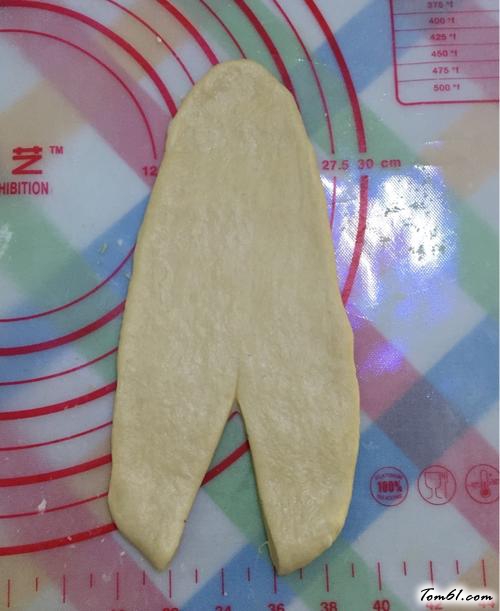 【全麦牛角豆沙餐包】