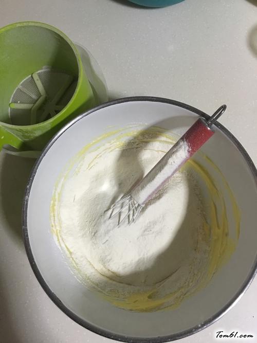 【肉松小酥饼】