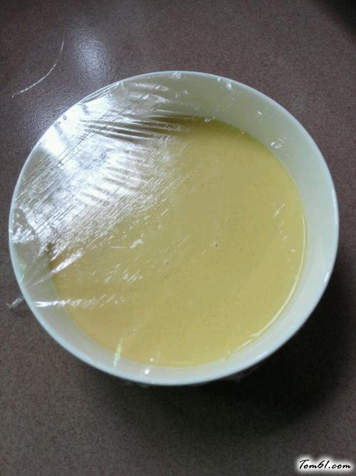 【奶香玉米汁蒸蛋】