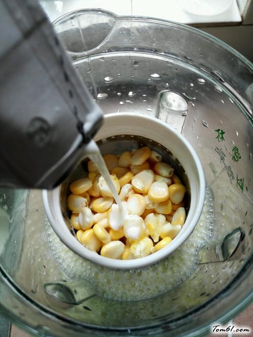 【奶香玉米汁蒸蛋】