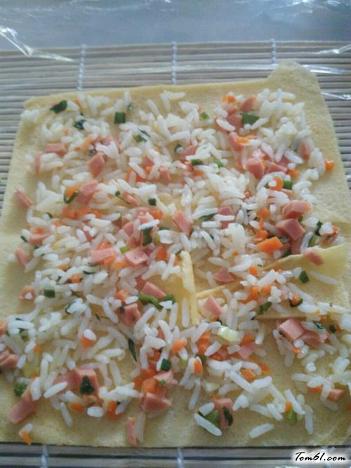 【牛奶鸡蛋玉米面饼卷炒饭】