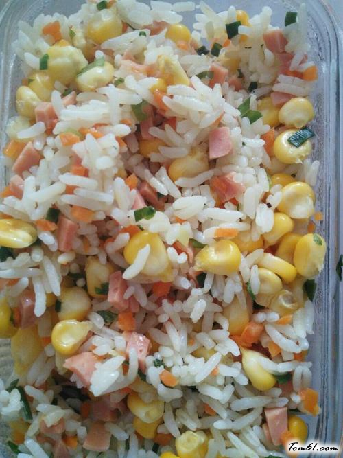 【牛奶鸡蛋玉米面饼卷炒饭】