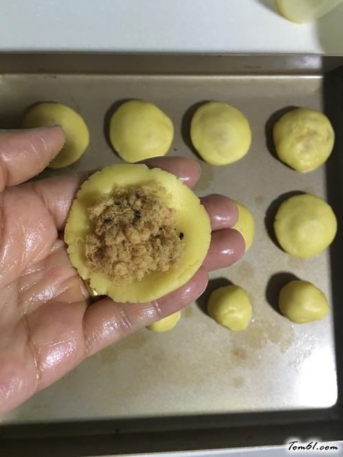 【肉松小酥饼】