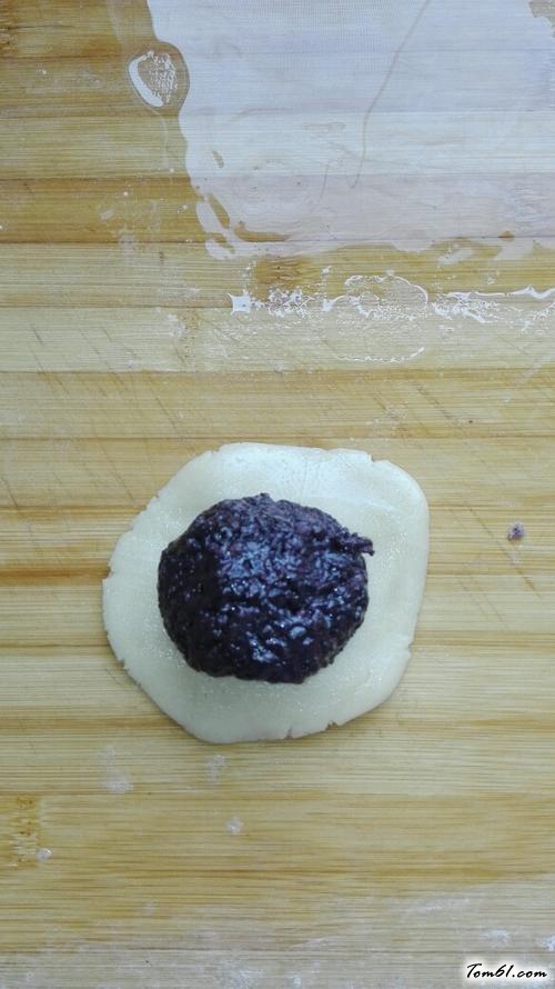 【黑米馅月饼】