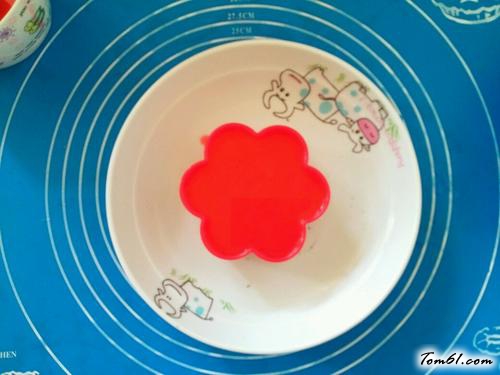 【草莓酸奶慕斯】