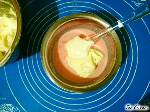 【草莓酸奶慕斯】