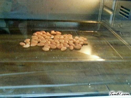 【桃仁牛轧糖】