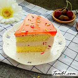 六寸草莓慕斯的做法