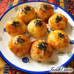 肉松蛋黄酥的做法