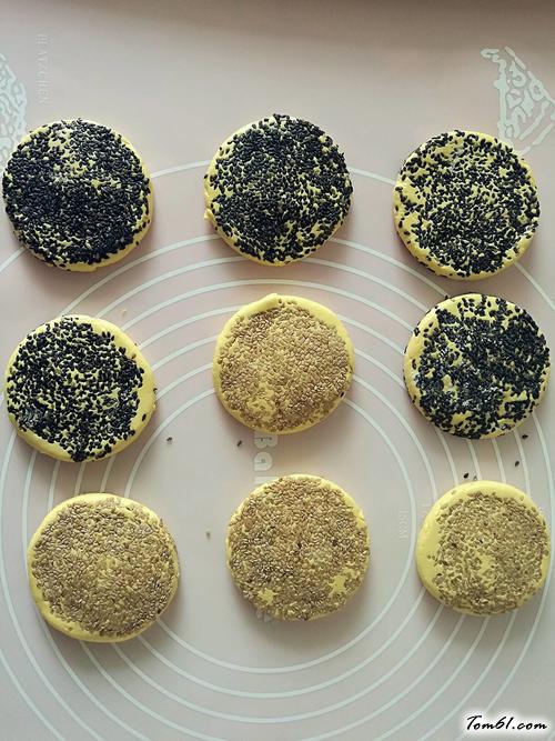 【芝香豆沙南瓜饼〈电饼铛版〉】