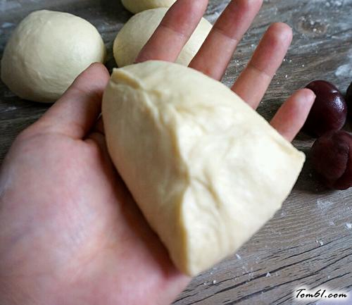 【叶形香芋包】