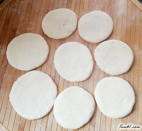 【红糖馅发面饼】