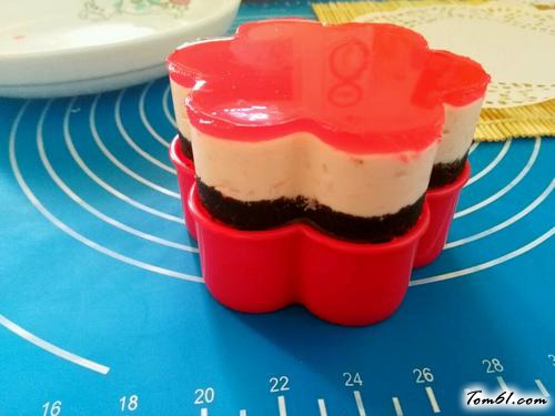 【草莓酸奶慕斯】