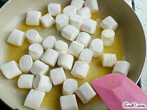 【桃仁牛轧糖】