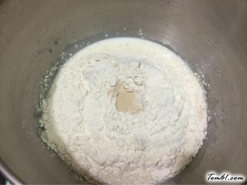 【香甜软面包】