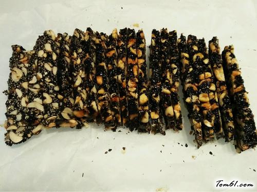 【花生芝麻糖】