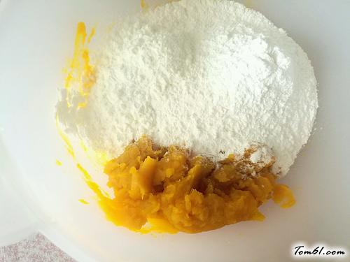 【芝香豆沙南瓜饼〈电饼铛版〉】