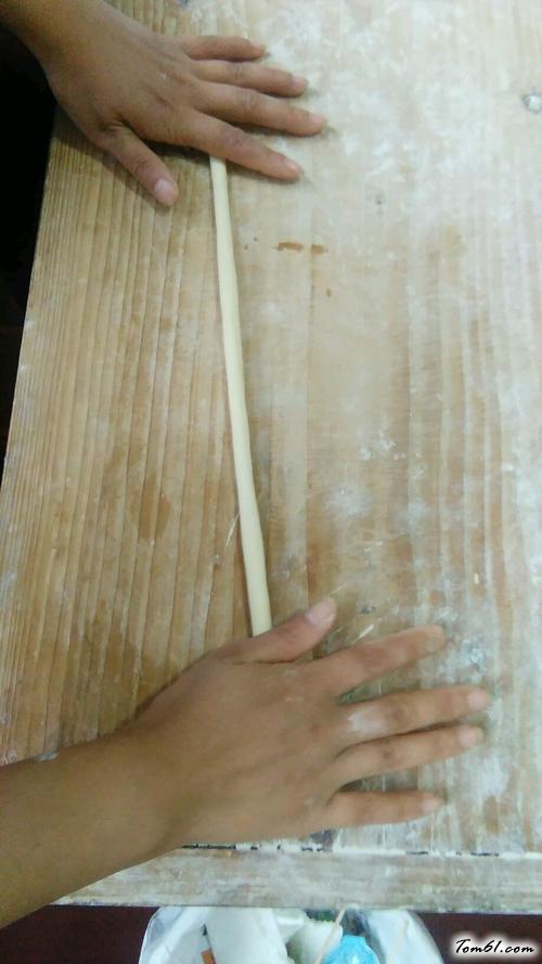 【鸡蛋小麻花】