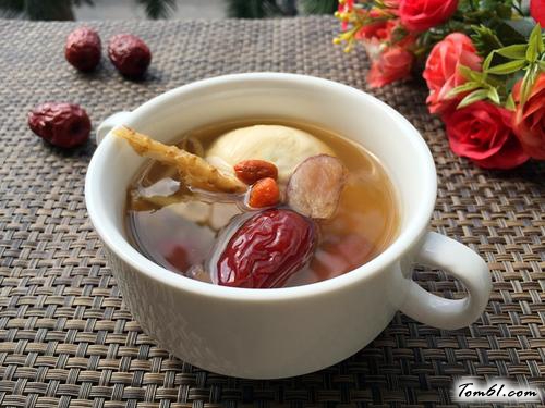 【当归红枣鸡蛋汤】