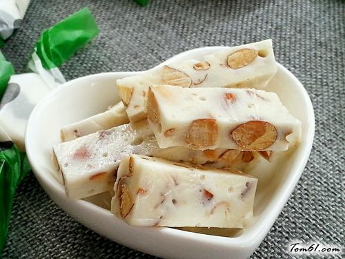 【桃仁牛轧糖】