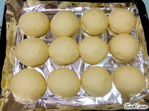 【香甜软面包】