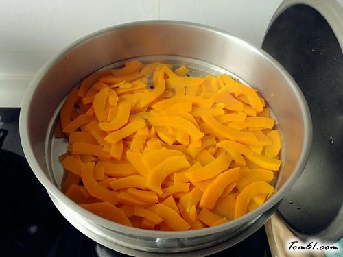 【芝香豆沙南瓜饼〈电饼铛版〉】