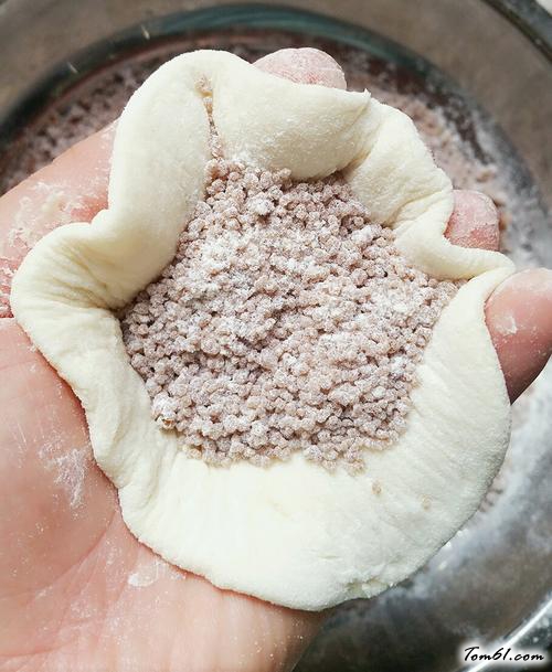 【红糖馅发面饼】