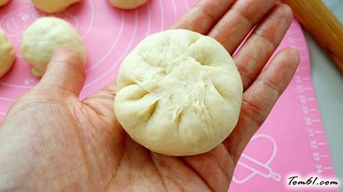 【椰蓉豆沙面包】