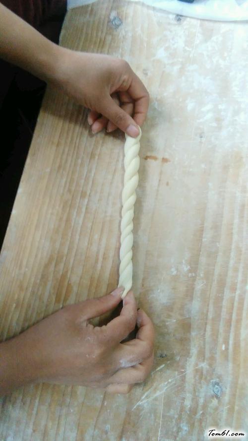 【鸡蛋小麻花】