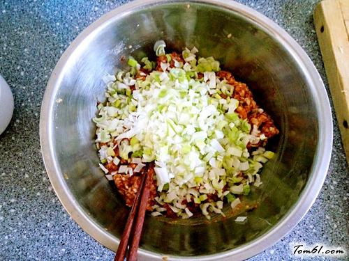 【层层香羊肉饼】