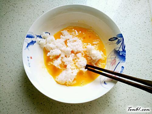 【鸡蛋米饭饼】