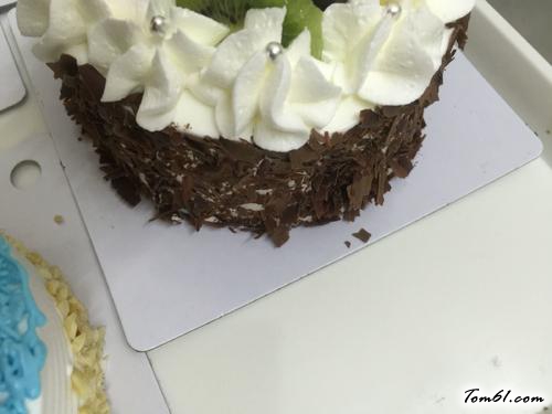 【巧克力水果蛋糕】