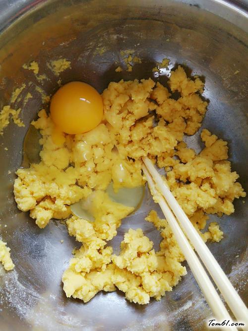 【烫面玉米发糕】