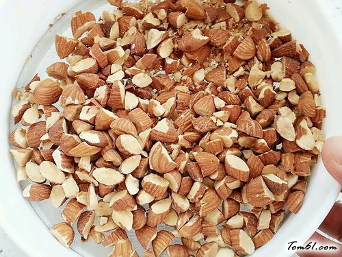 【桃仁牛轧糖】