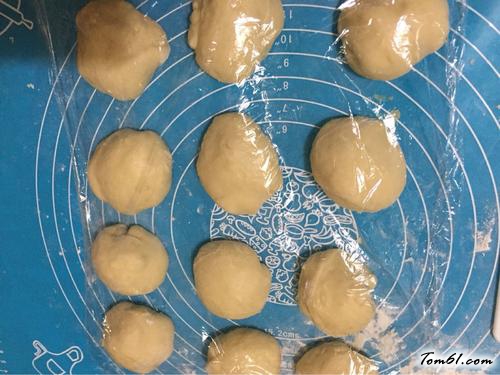 【香甜软面包】