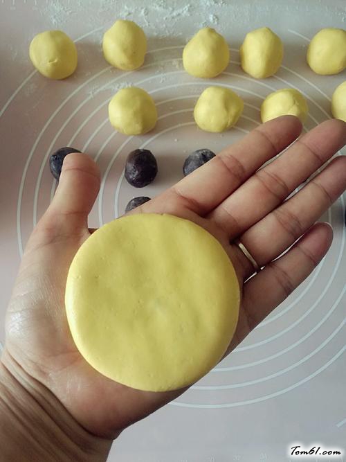 【芝香豆沙南瓜饼〈电饼铛版〉】