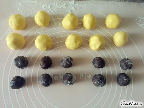 【芝香豆沙南瓜饼〈电饼铛版〉】