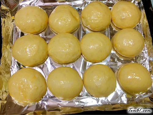 【香甜软面包】