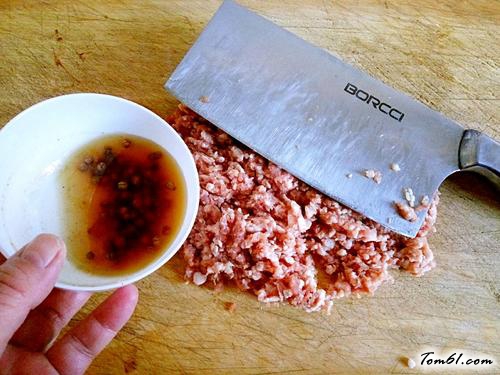 【层层香羊肉饼】