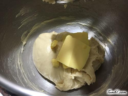 【香甜软面包】