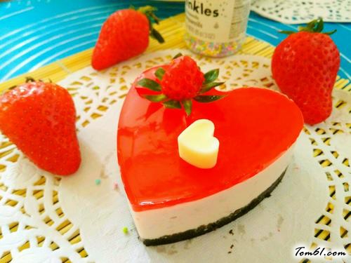 【草莓酸奶慕斯】