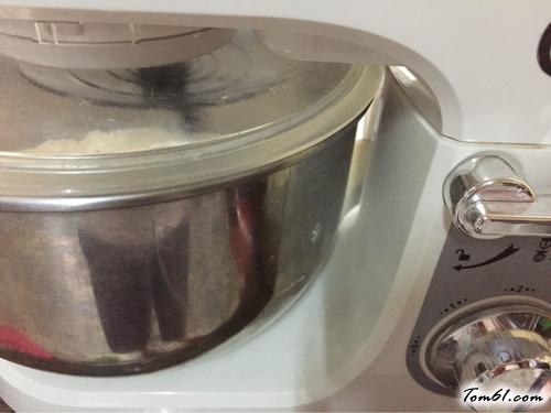 【香甜软面包】