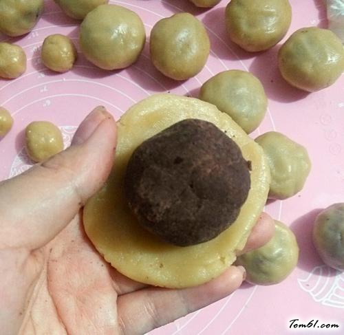 【红豆沙馅广式月饼】