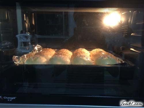 【香甜软面包】