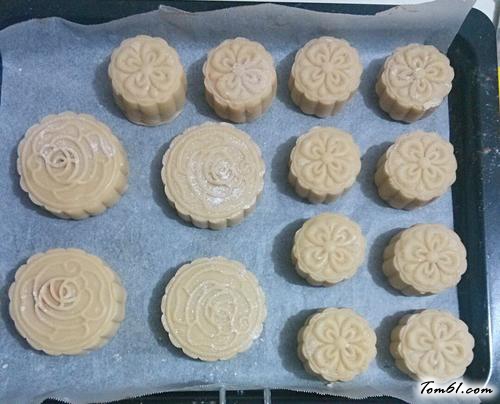 【白莲蓉蛋黄广式月饼】