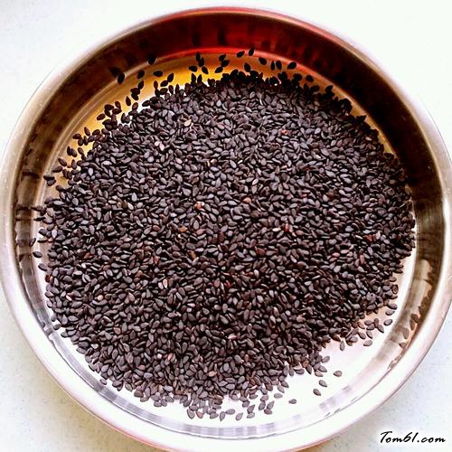 【花生黑芝麻糖】