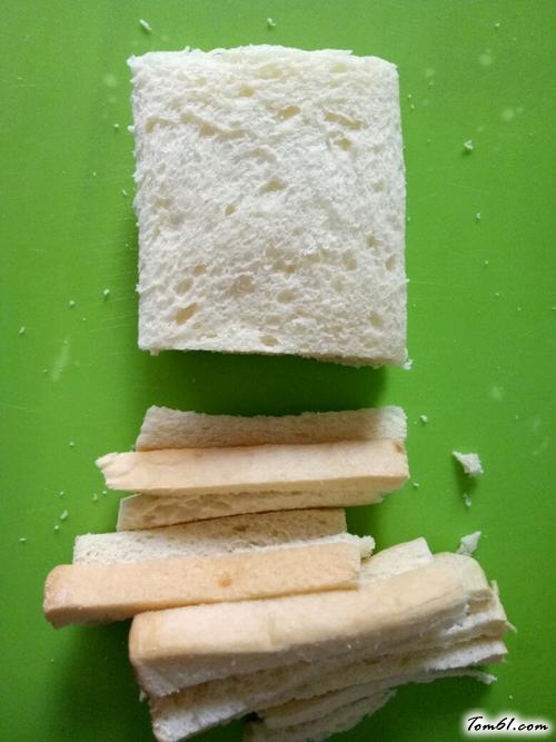 【肉松鸡蛋火腿三明治】