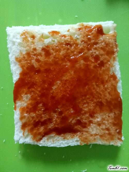 【肉松鸡蛋火腿三明治】